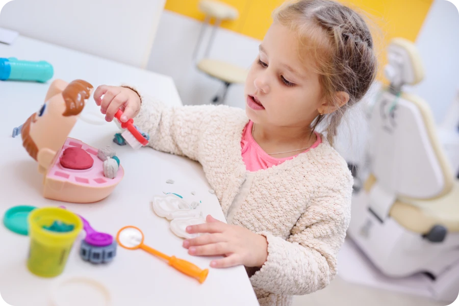 Prophylaxie chez les enfants au cabinet dentaire des Drs Serror de Marolles en Hurepoix (91630)